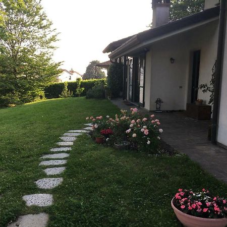 Bed and Breakfast Elleboro Carugo Exteriér fotografie